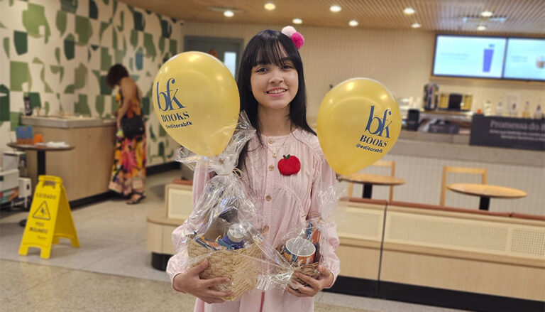 Lançamento do livro Minha Casa é Aqui