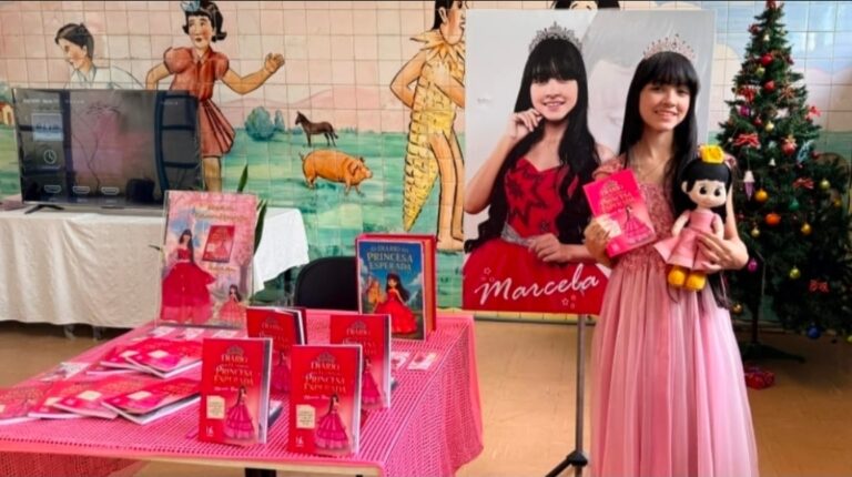 Lançamento do livro Diário dos 15 anos da Princesa Esperada